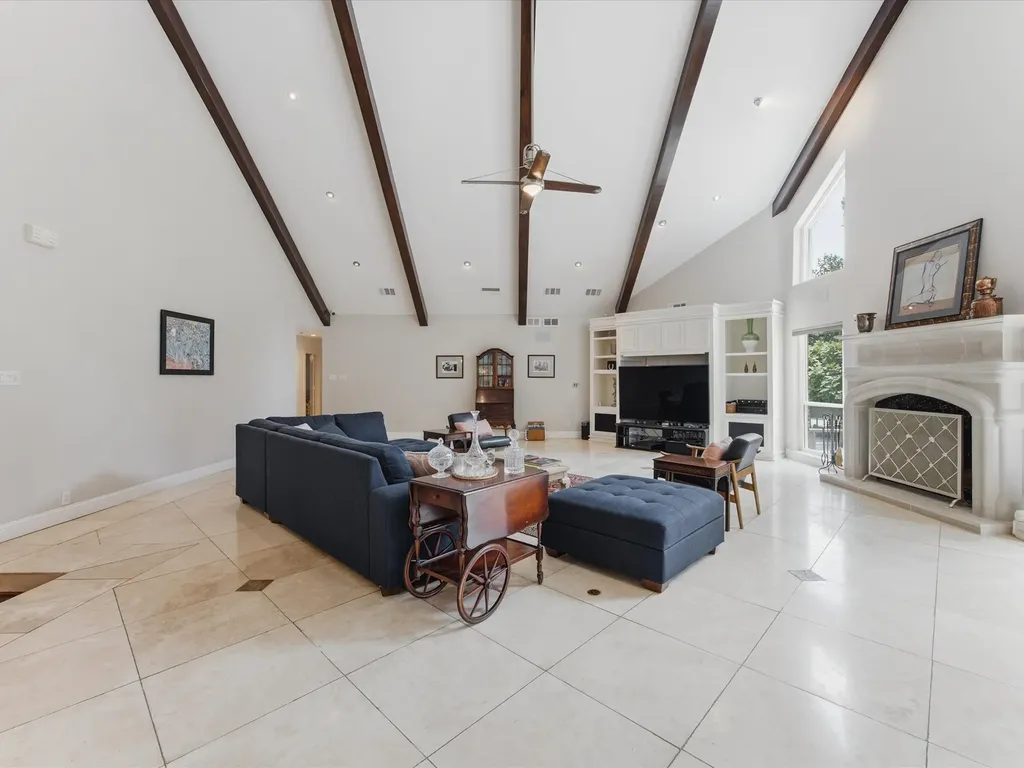 6160 Spring Valley Road Dallas TX 75254