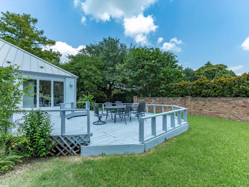 6160 Spring Valley Road Dallas TX 75254