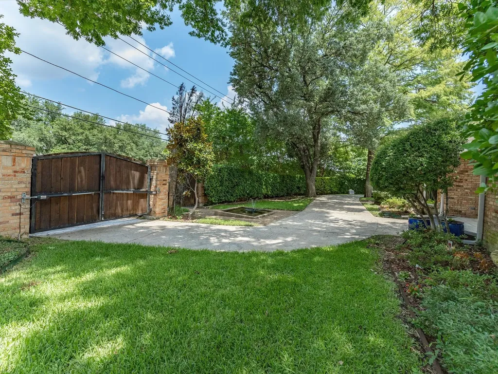 6160 Spring Valley Road Dallas TX 75254
