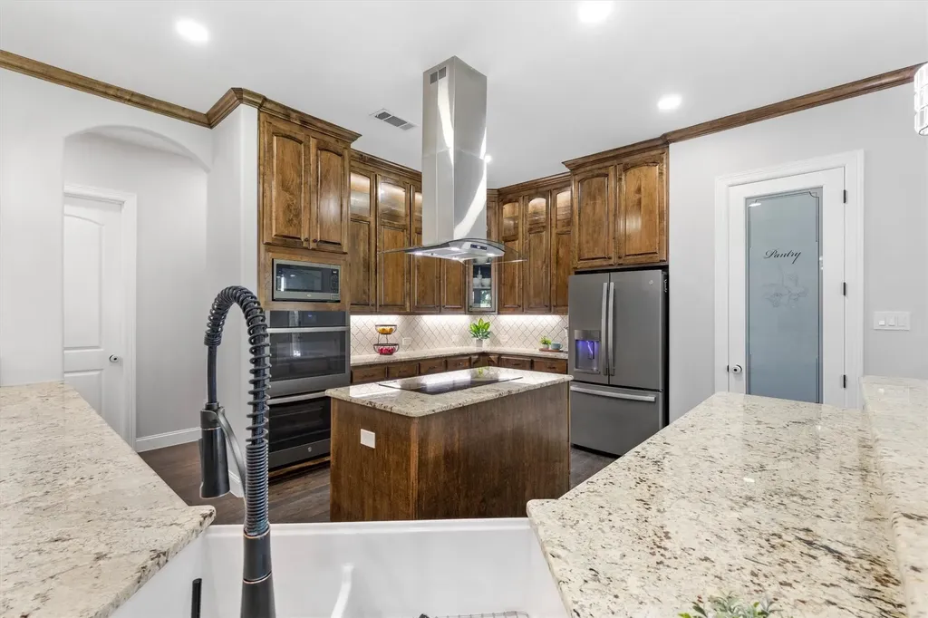 1187 N Country Lane Rockwall TX 75087