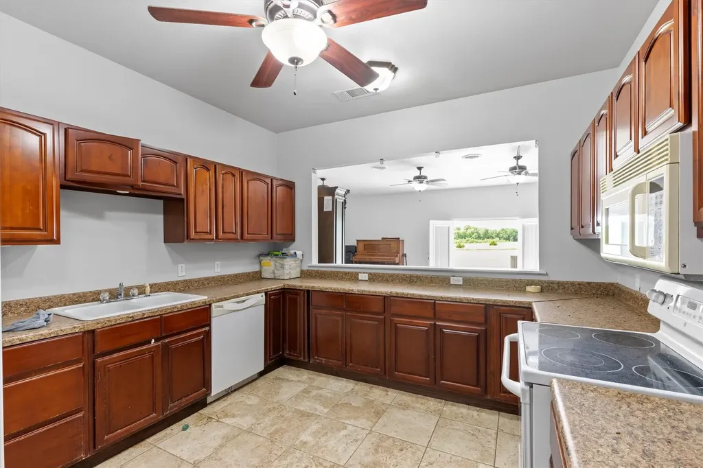 1187 N Country Lane Rockwall TX 75087