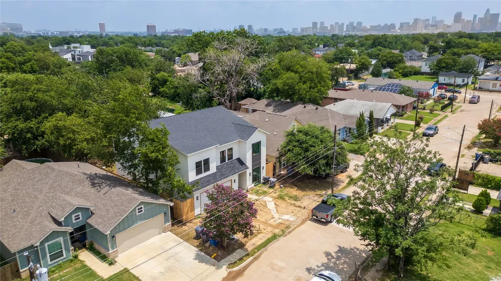 1727 Toronto Street Dallas TX 75212