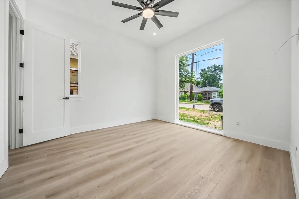 1727 Toronto Street Dallas TX 75212