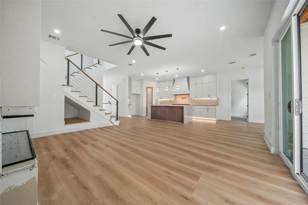 1727 Toronto Street Dallas TX 75212