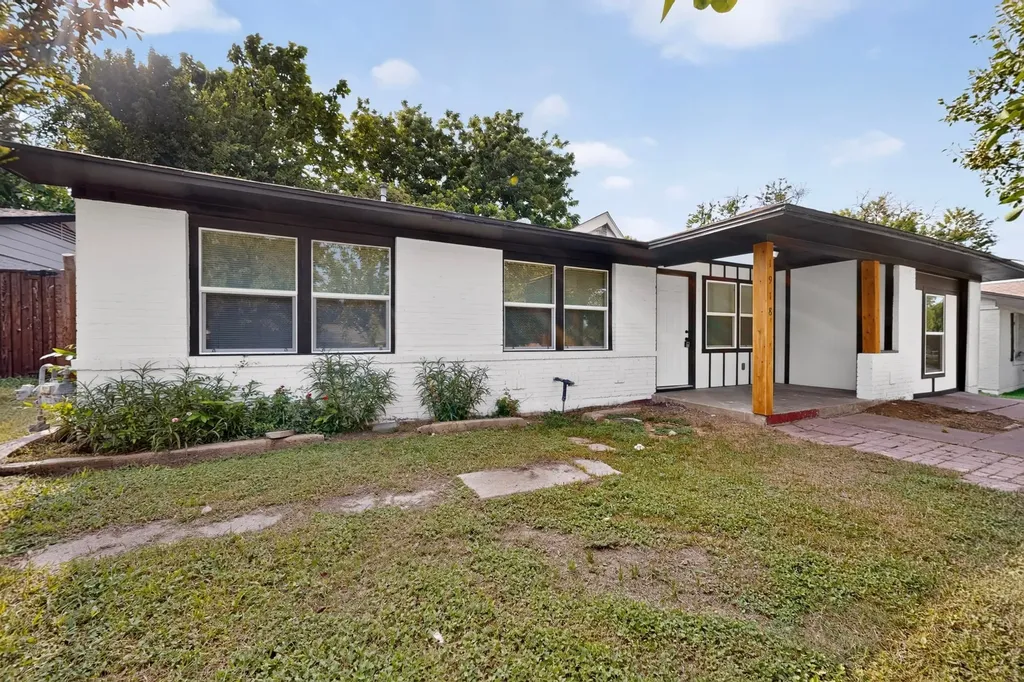 1918 Proctor Drive Grand Prairie TX 75051