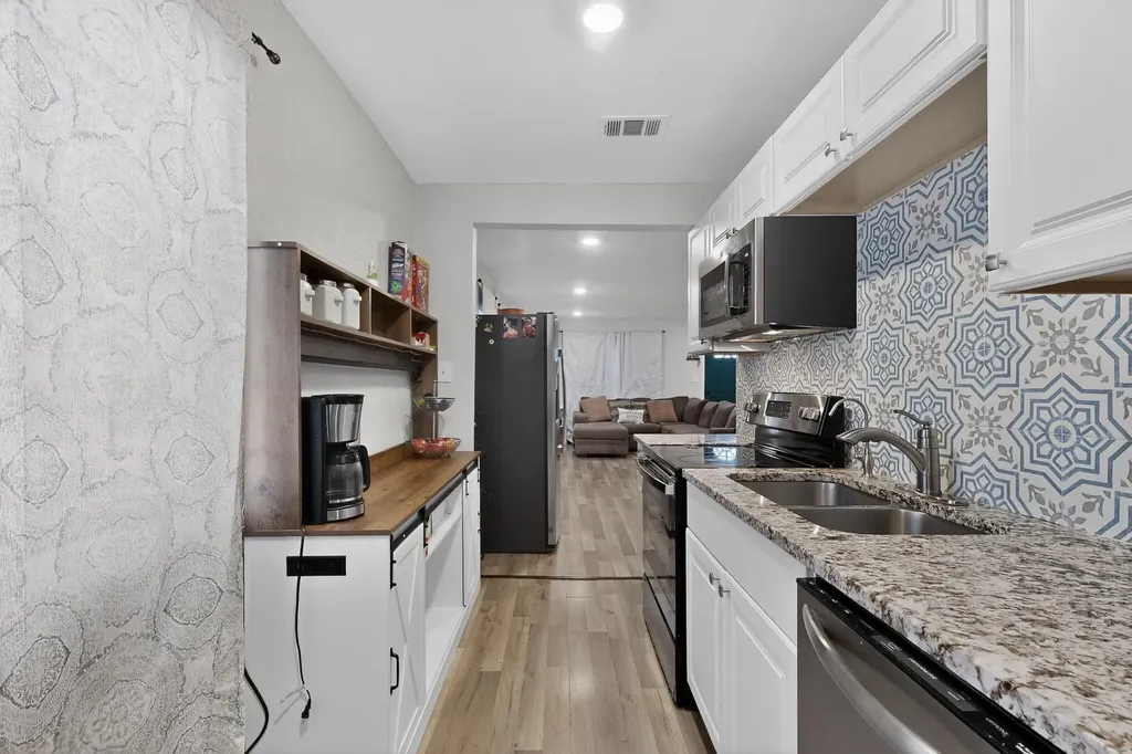 1300 E Mulkey Street Fort Worth TX 76104