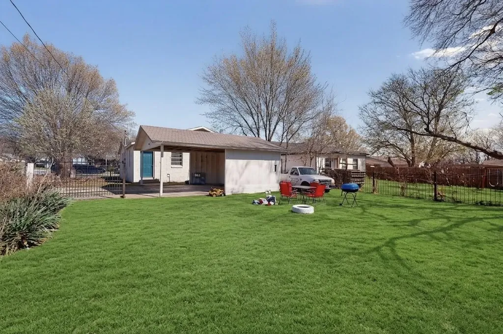 1300 E Mulkey Street Fort Worth TX 76104