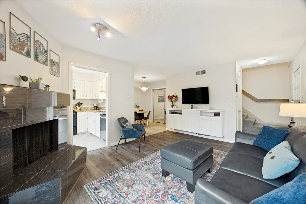 5626 Preston Oaks Road Dallas TX 75254