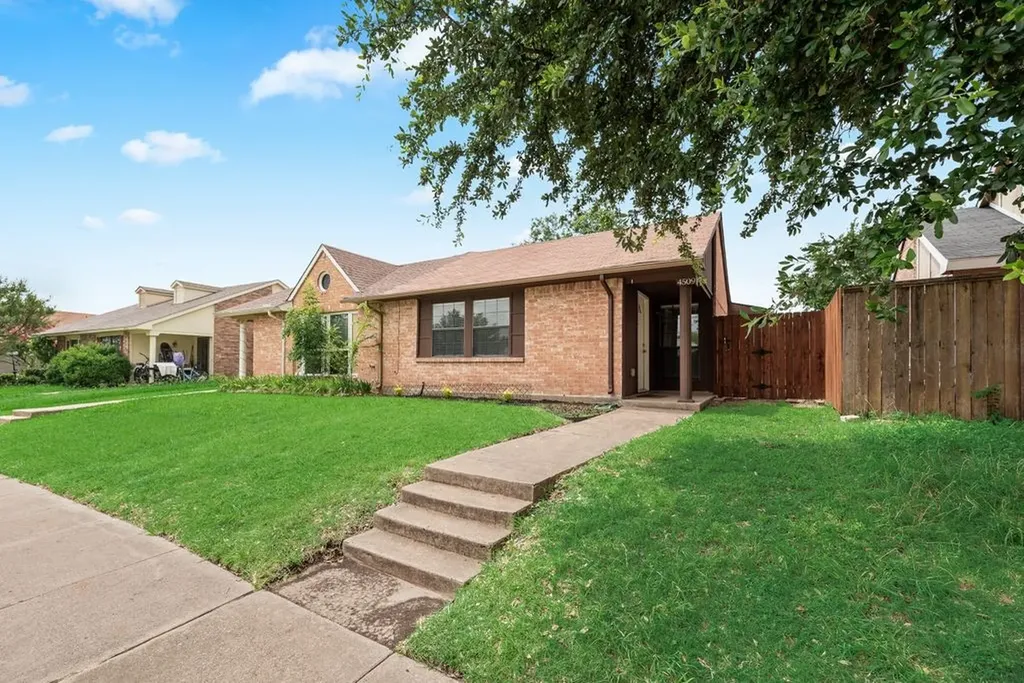 4509 Chapman Street The Colony TX 75056