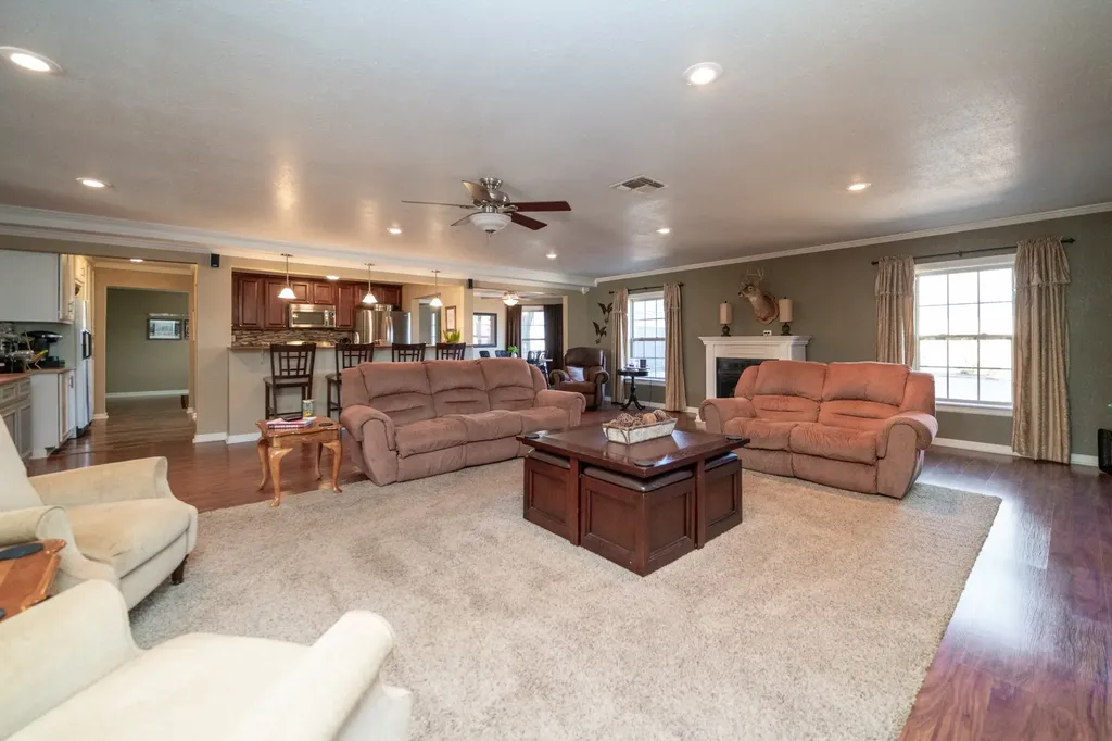 4538 W Loop 281 Longview TX 75604