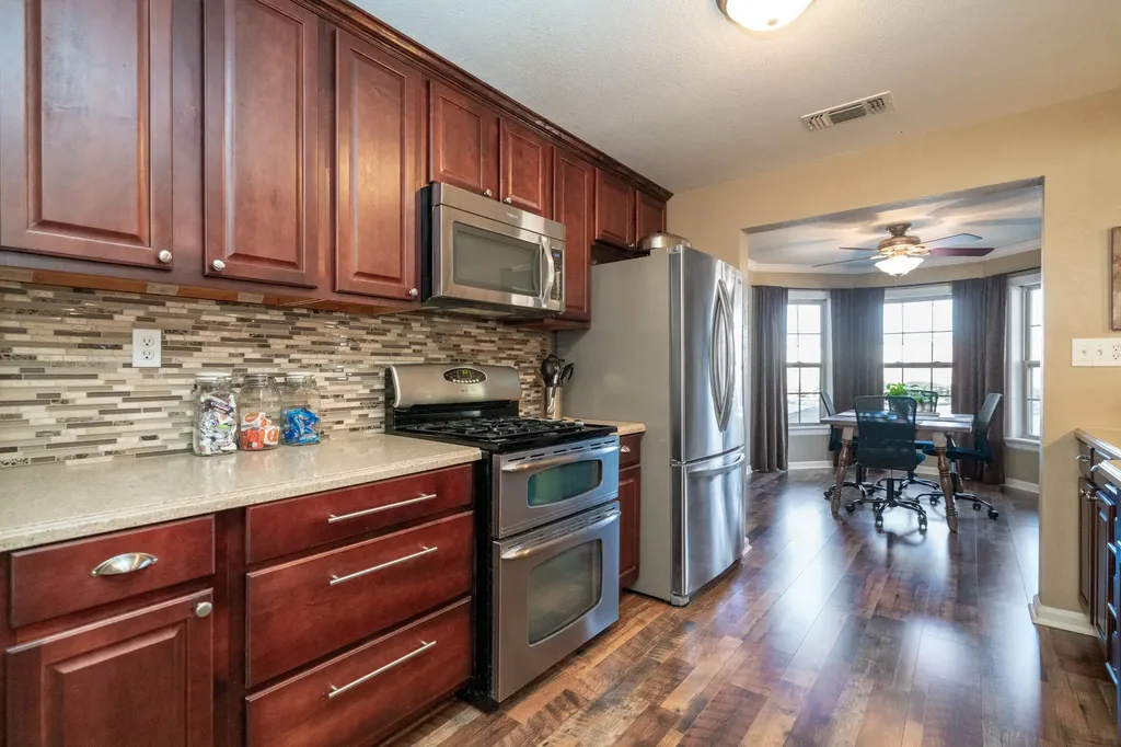4538 W Loop 281 Longview TX 75604