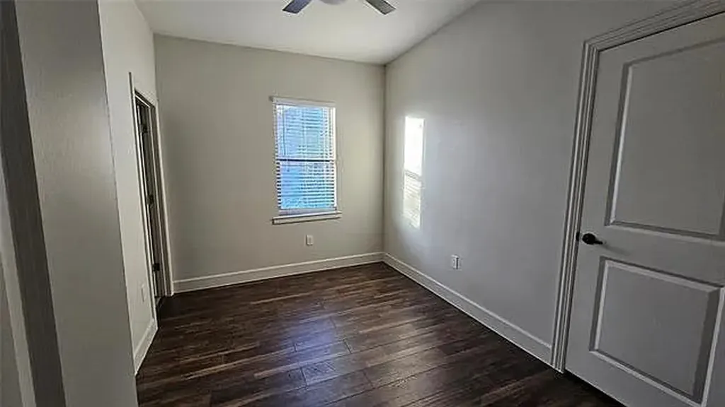706 N Main Street Ector TX 75439