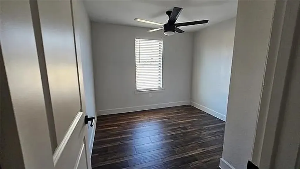 706 N Main Street Ector TX 75439