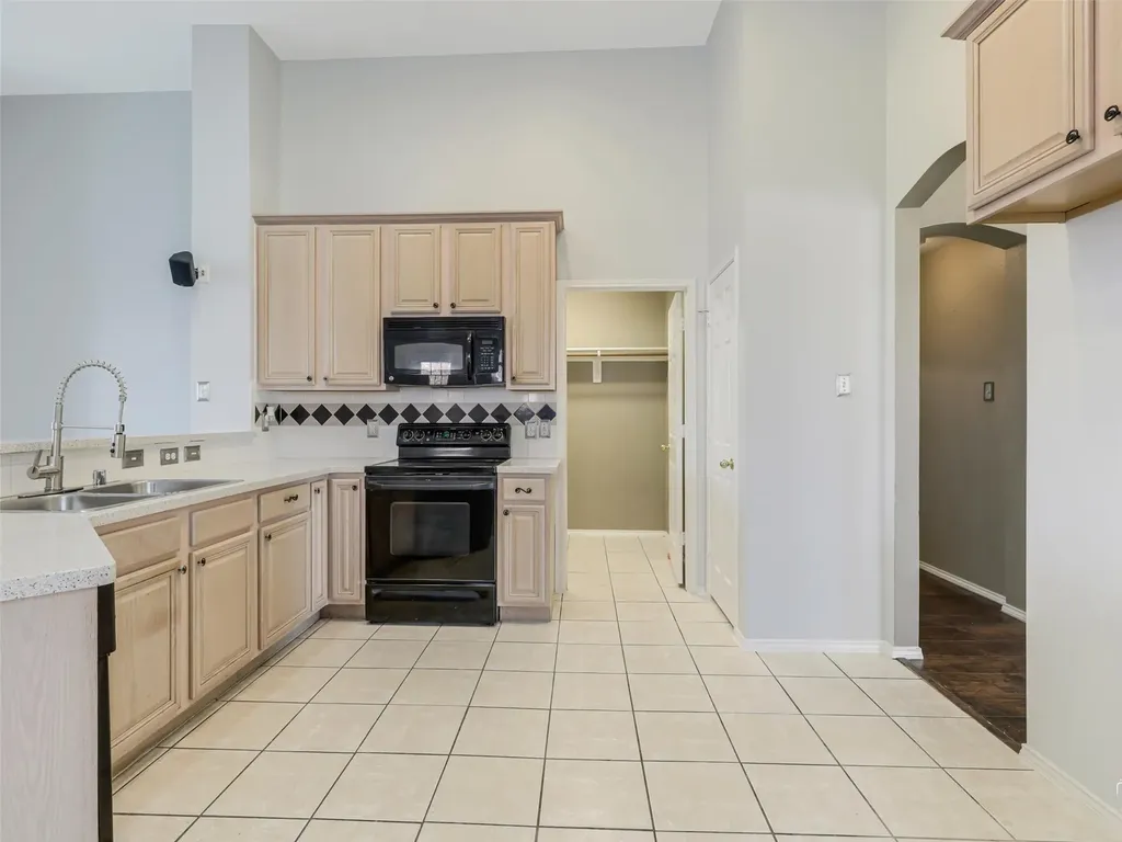 5653 Westwood Lane The Colony TX 75056