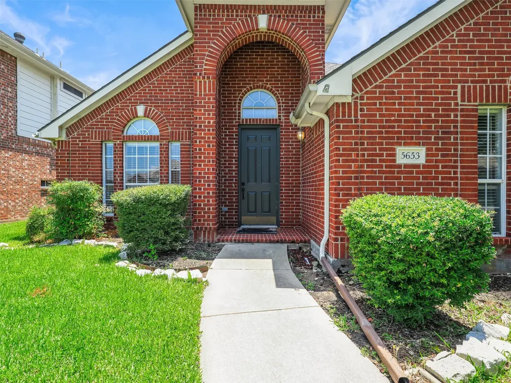5653 Westwood Lane The Colony TX 75056