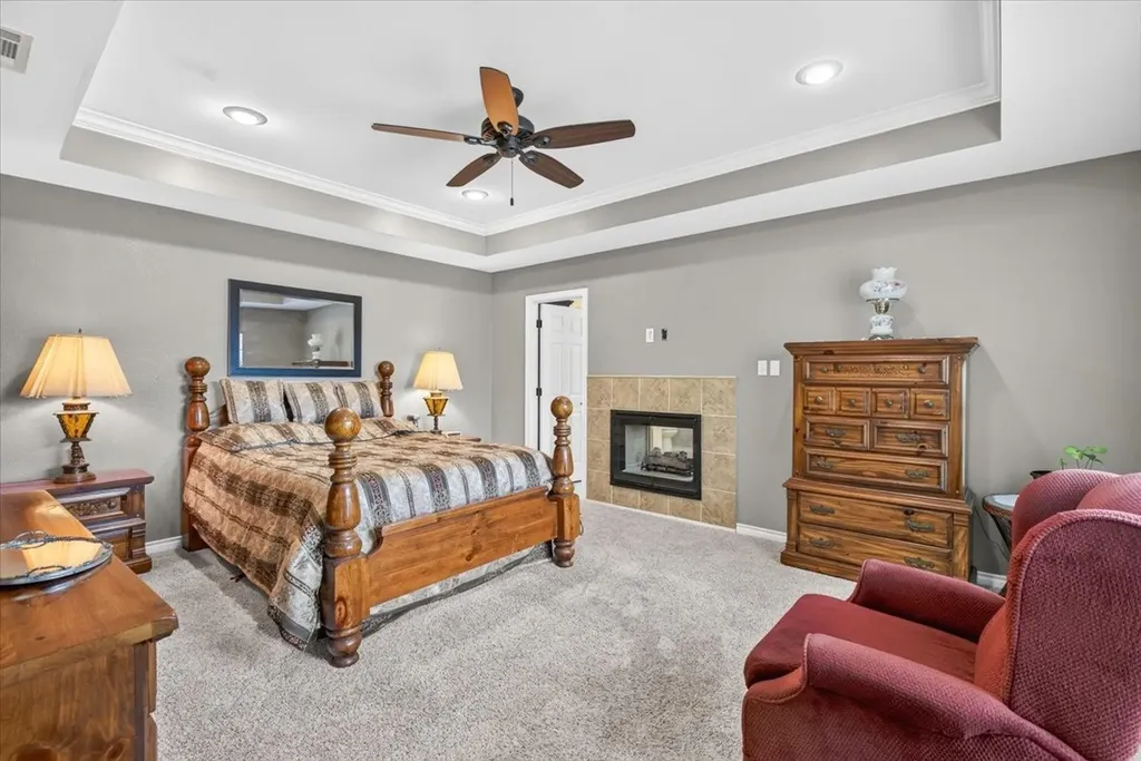 18400 Woodhollow Drive Flint TX 75762