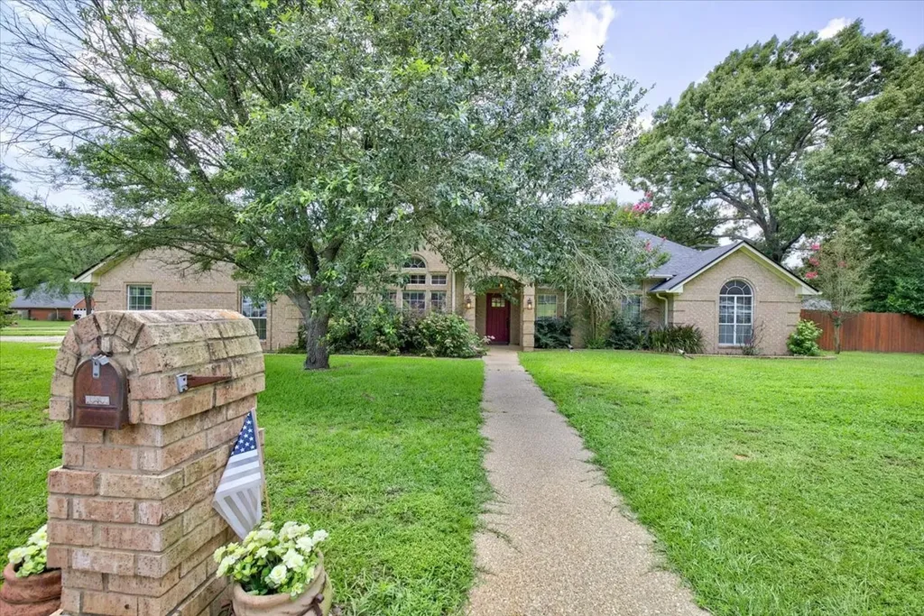 18400 Woodhollow Drive Flint TX 75762