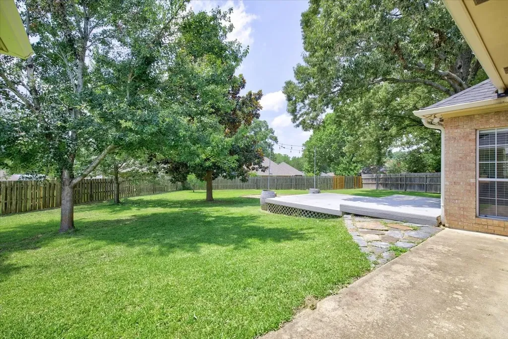 18400 Woodhollow Drive Flint TX 75762
