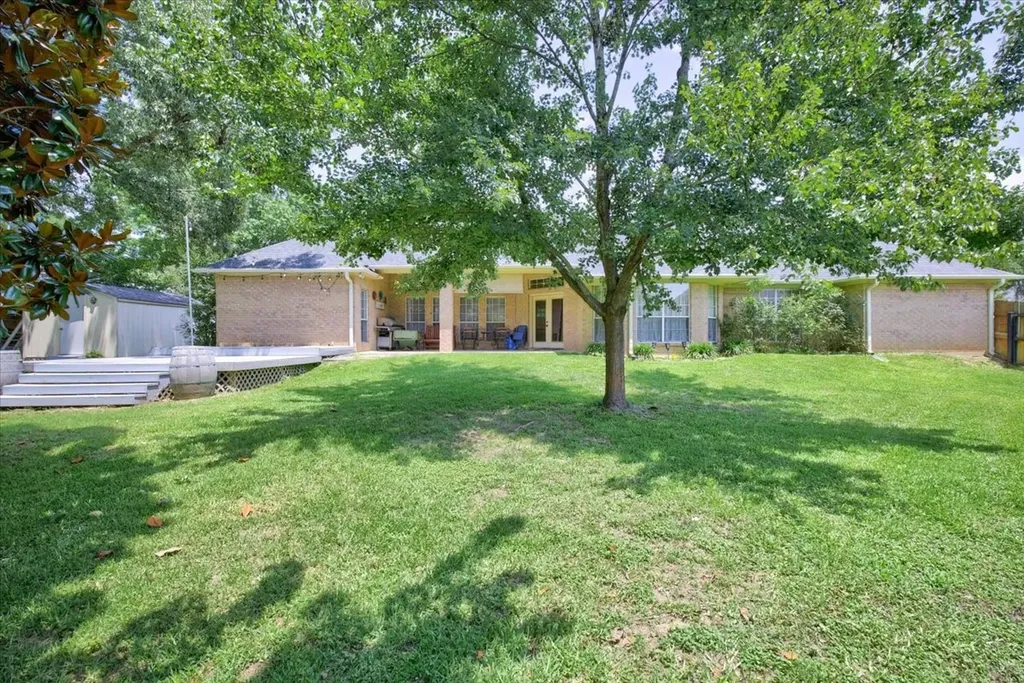 18400 Woodhollow Drive Flint TX 75762