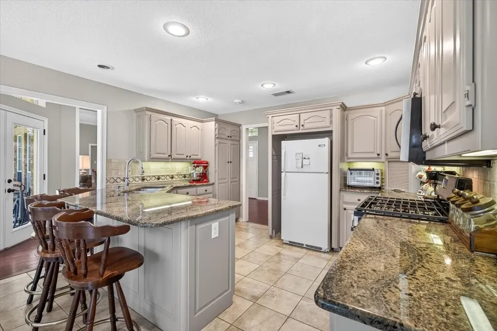 18400 Woodhollow Drive Flint TX 75762