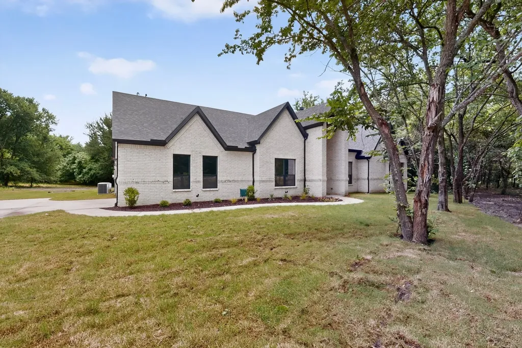 17808 County Road 656 Farmersville TX 75442