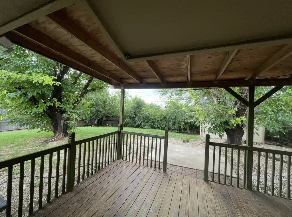 8005 Tumbleweed White Settlement TX 76108