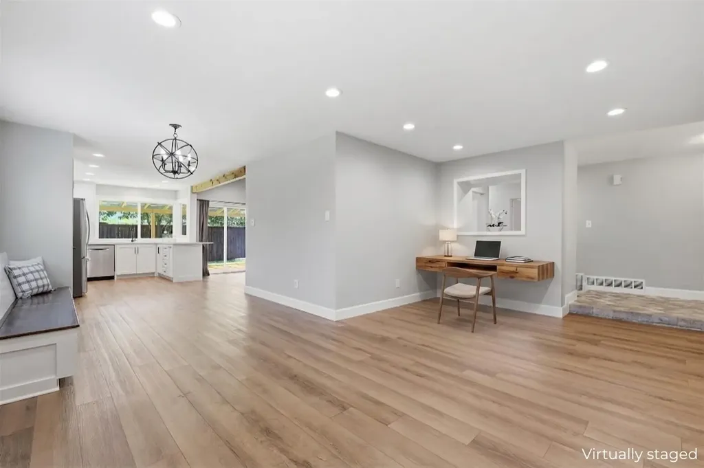 2117 Via Estrada Carrollton TX 75006