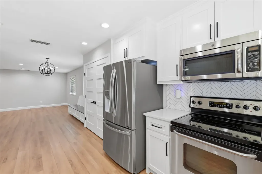 2117 Via Estrada Carrollton TX 75006