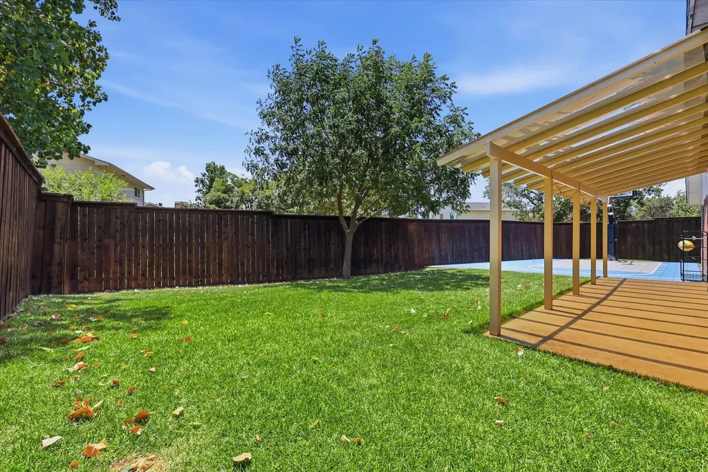 2117 Via Estrada Carrollton TX 75006