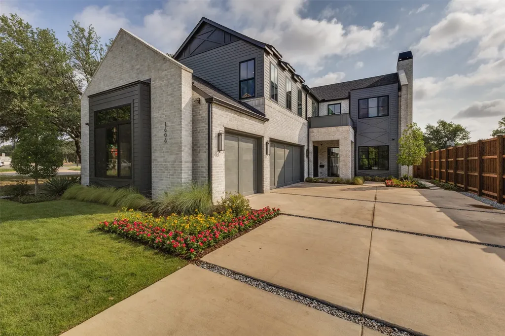 1606 Old Gate Lane Dallas TX 75218