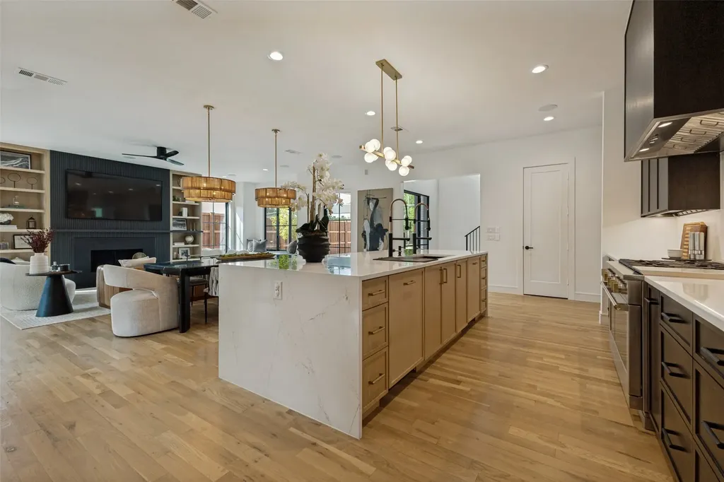 1606 Old Gate Lane Dallas TX 75218