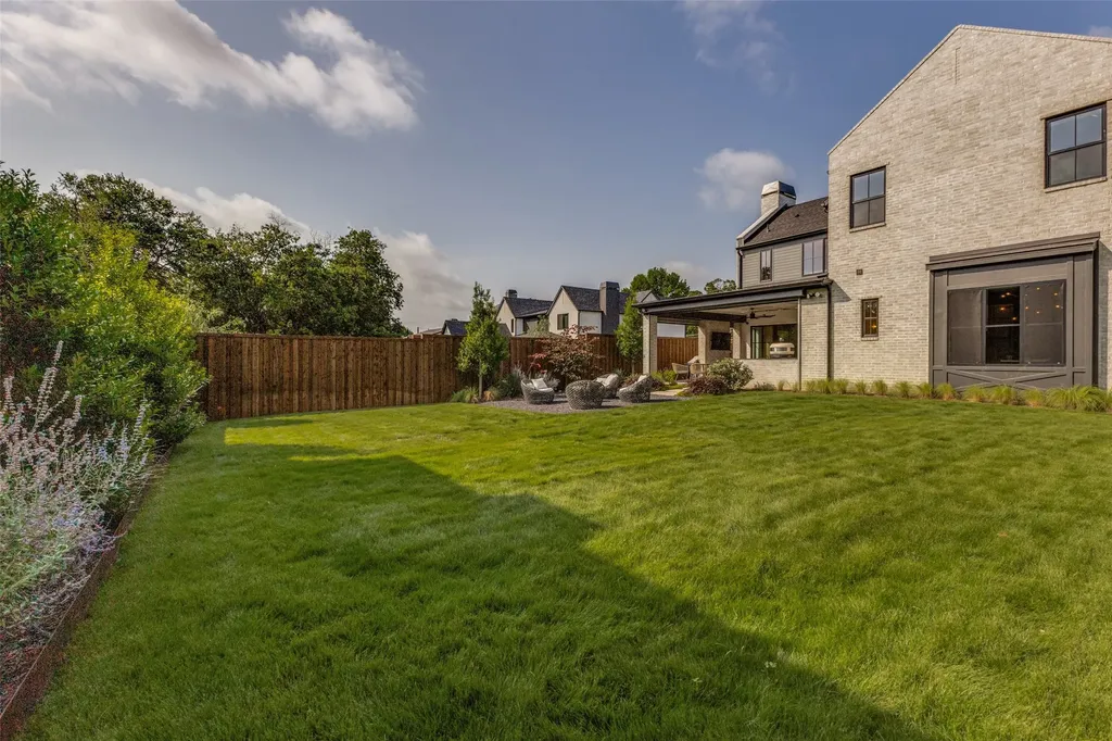 1606 Old Gate Lane Dallas TX 75218
