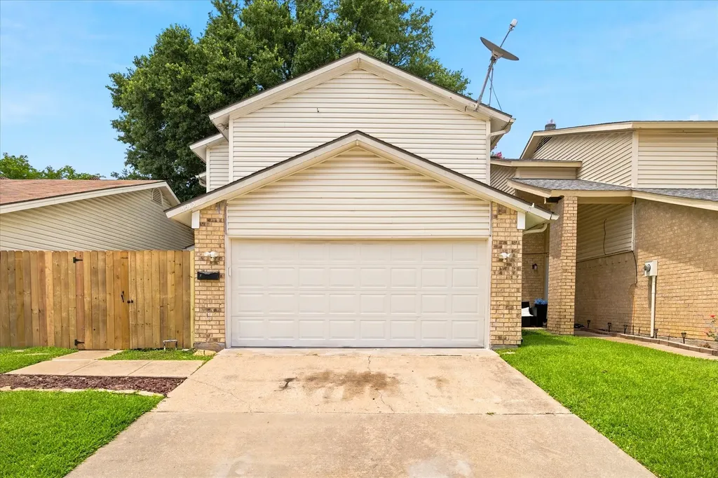 4913 Burlingame Drive Garland TX 75043
