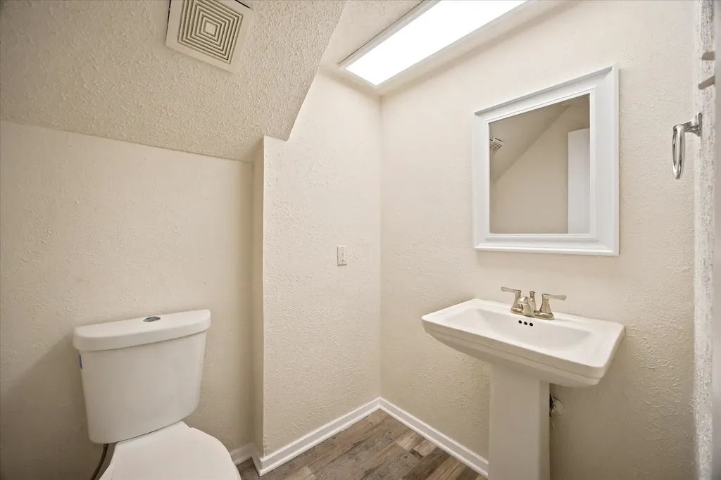 4913 Burlingame Drive Garland TX 75043
