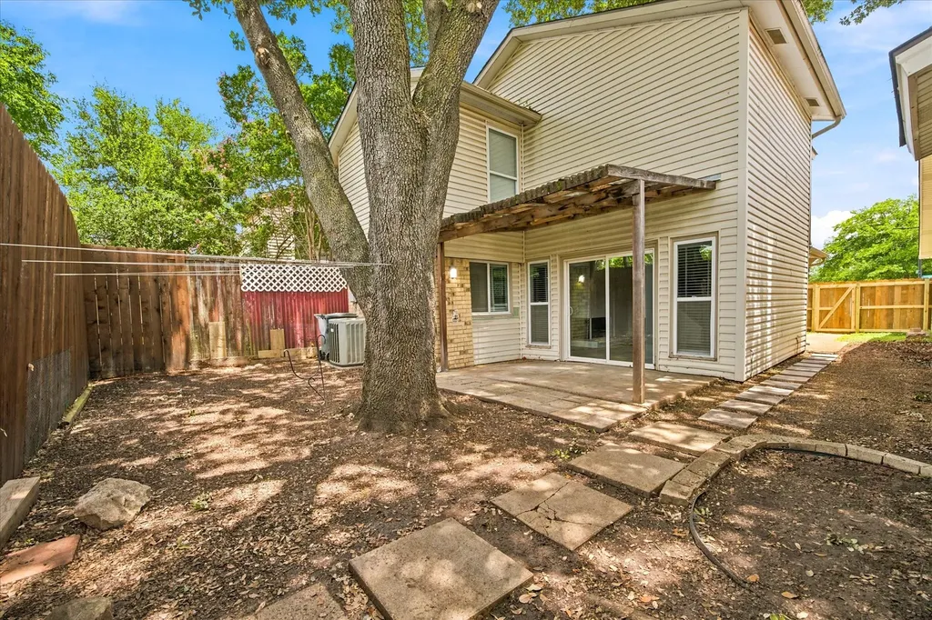 4913 Burlingame Drive Garland TX 75043