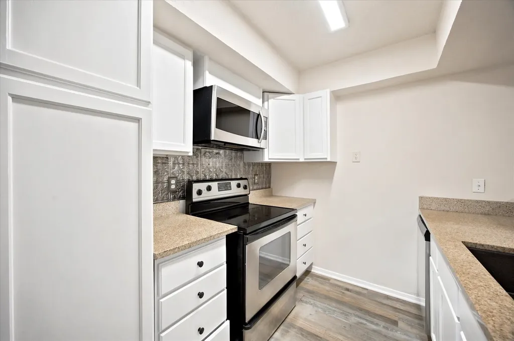 4913 Burlingame Drive Garland TX 75043