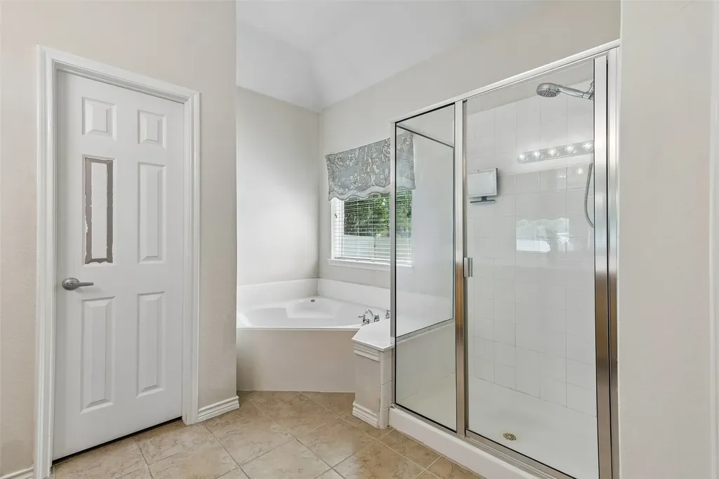 1104 Bell Manor Drive Savannah TX 76227