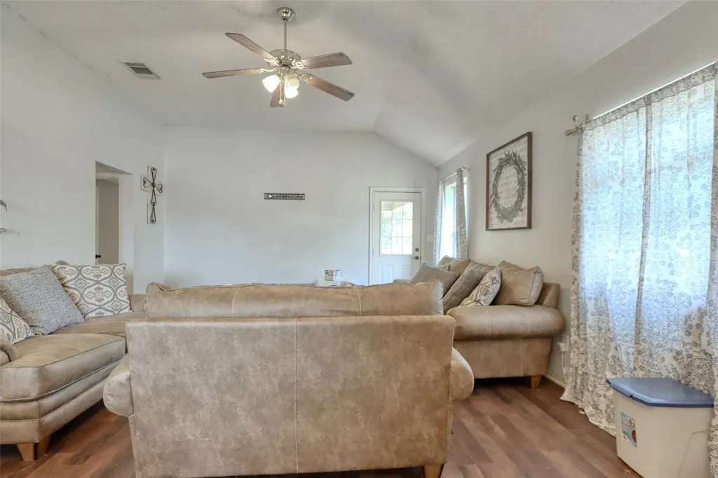 108 Wolf Lane Lacy Lakeview TX 76705