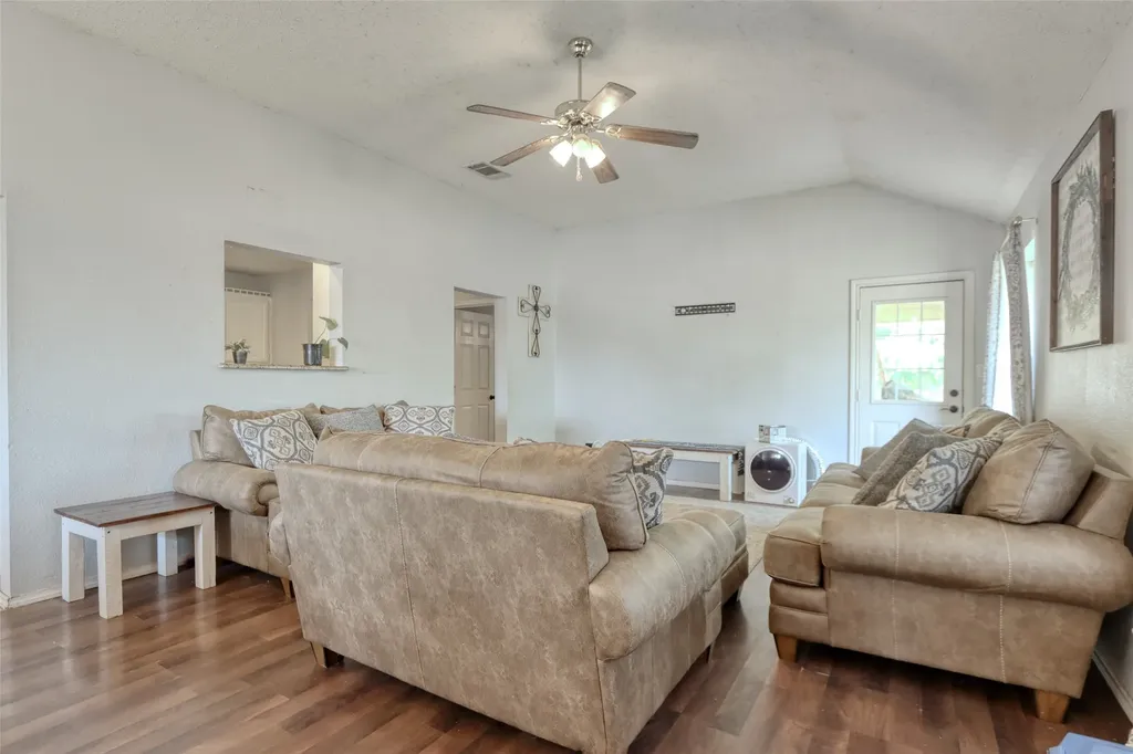 108 Wolf Lane Lacy Lakeview TX 76705