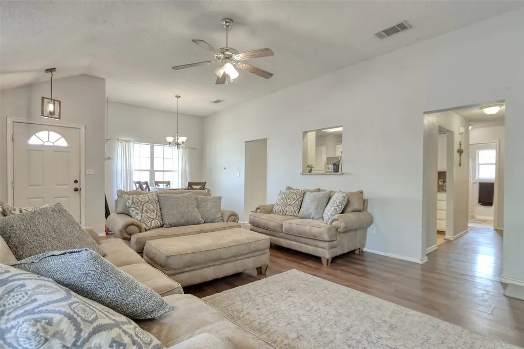 108 Wolf Lane Lacy Lakeview TX 76705