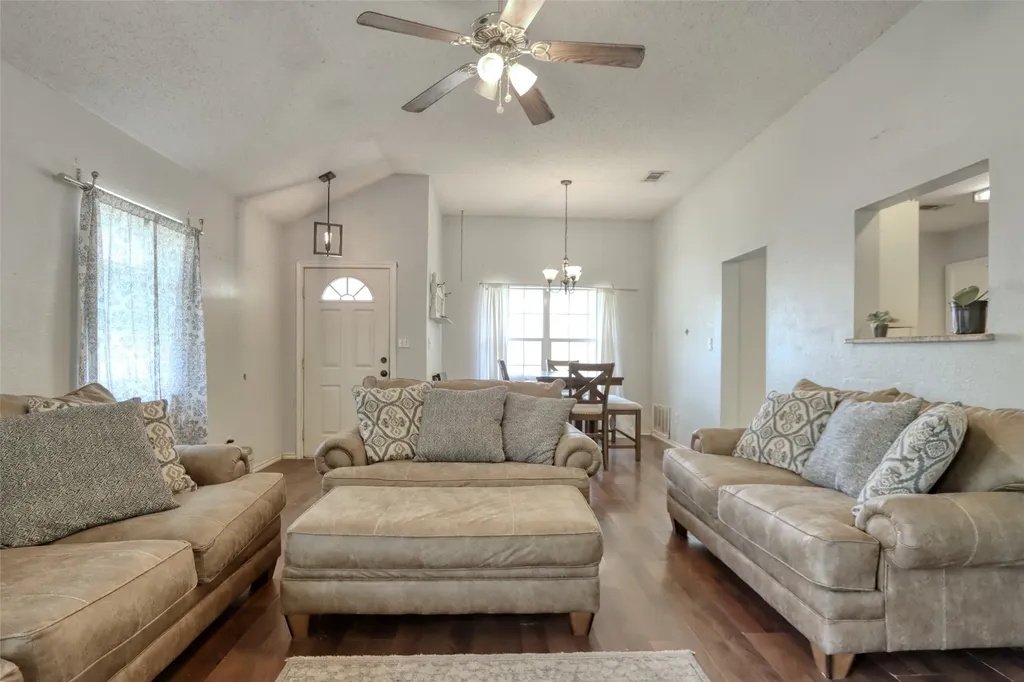 108 Wolf Lane Lacy Lakeview TX 76705