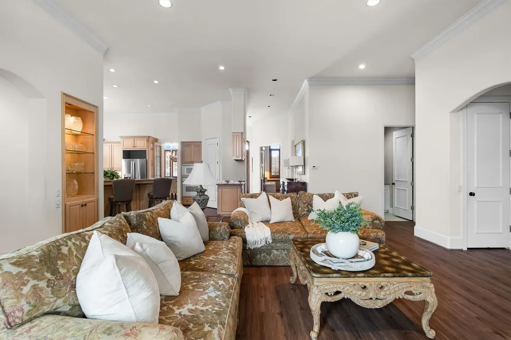 12 Park Row Court Pantego TX 76013