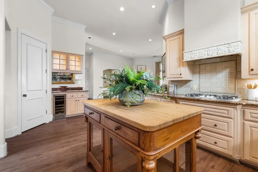 12 Park Row Court Pantego TX 76013
