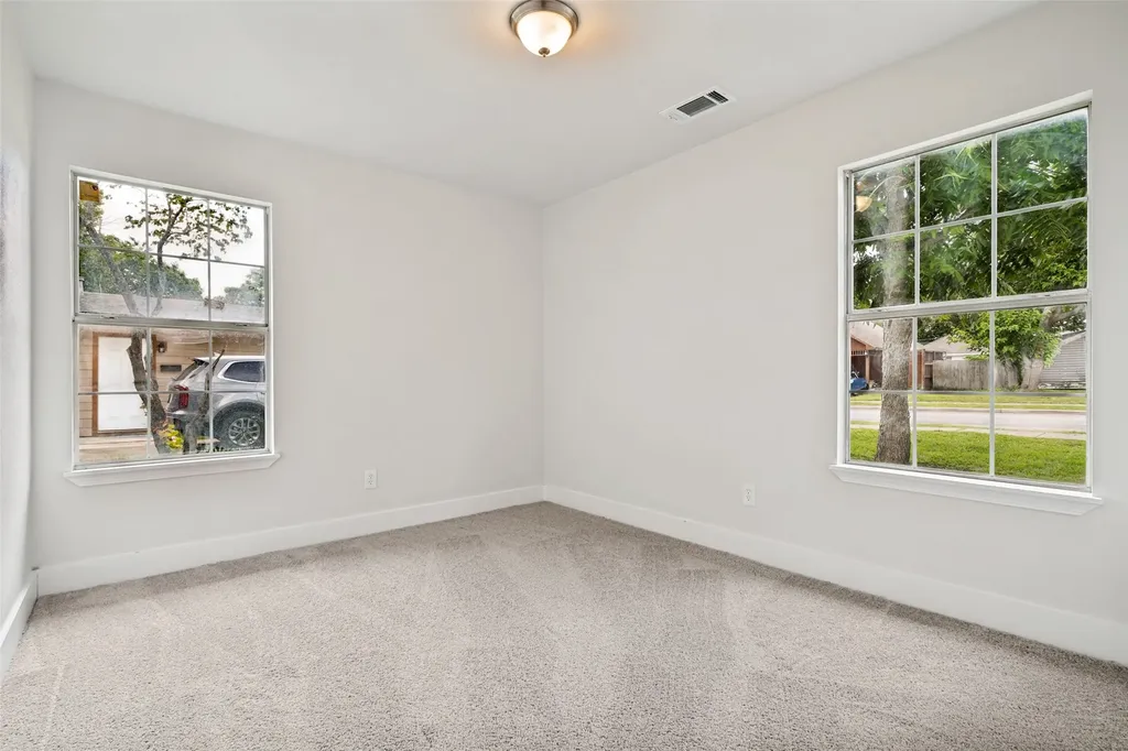 215 Loma Drive Garland TX 75040