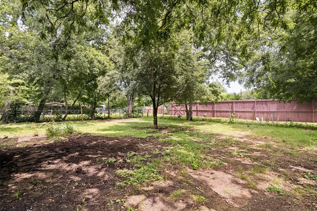 215 Loma Drive Garland TX 75040