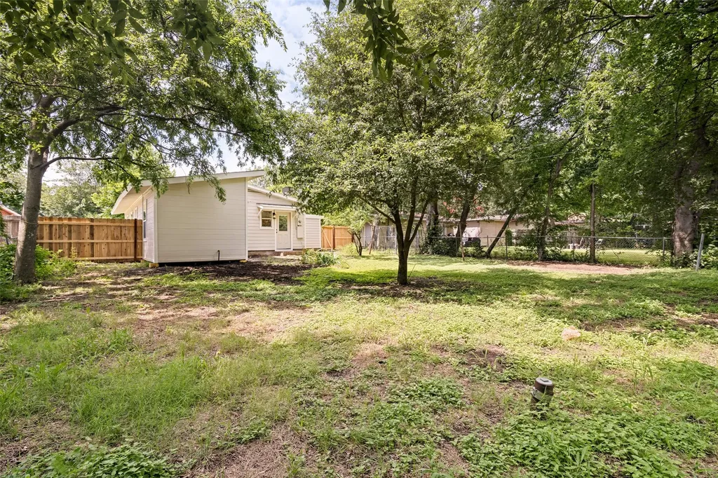 215 Loma Drive Garland TX 75040