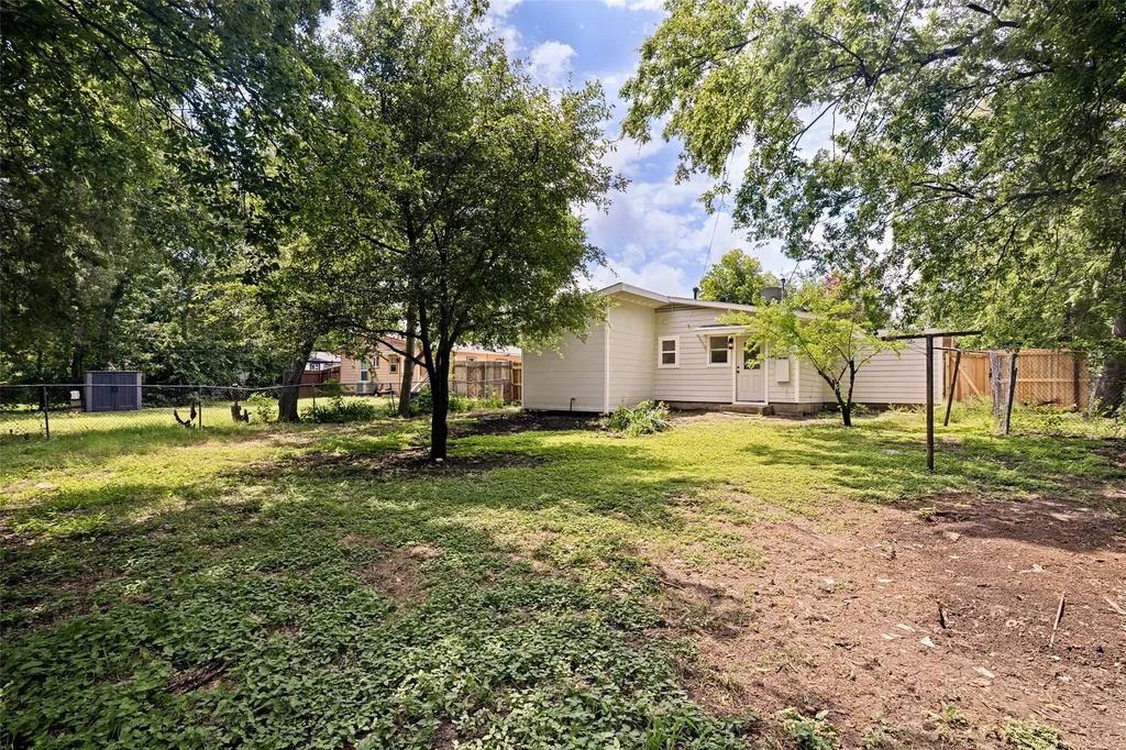 215 Loma Drive Garland TX 75040