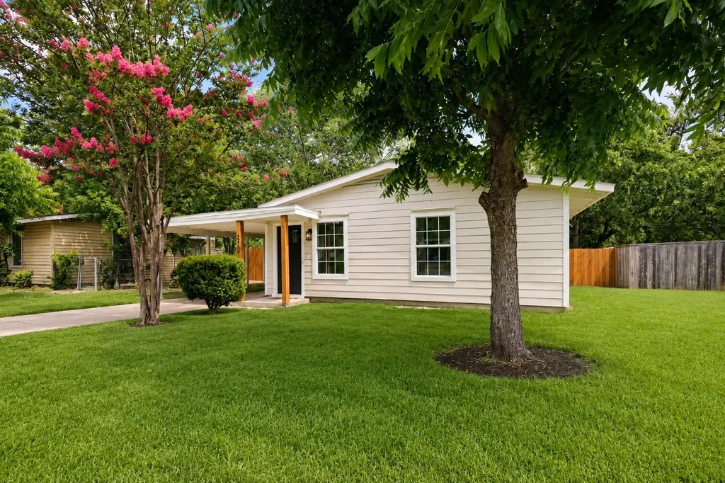 215 Loma Drive Garland TX 75040