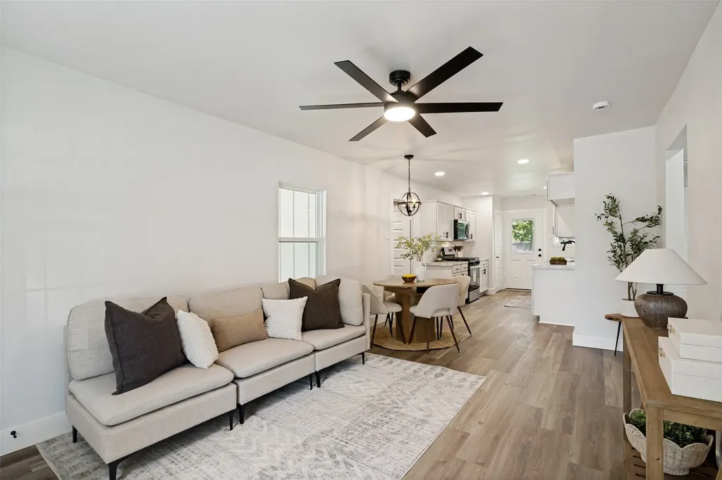 215 Loma Drive Garland TX 75040
