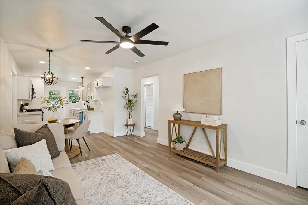 215 Loma Drive Garland TX 75040
